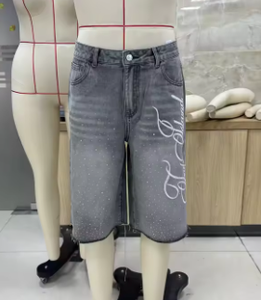 Shorts en jean décontractés pour hommes, longueur genou, tendance, avec lettres brodées et strass brillants, avec poches - Product Image 5
