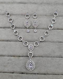 Elegant American Diamond Jewelry Set Oval <b>Link</b> Chain Necklace With Pear Drop Halo Pendant & Matching Earrings for Women Supplier - Product Image 4