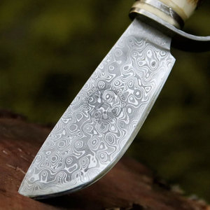 Couteau de chasse Bowie en acier Damas 1095 à haute teneur en carbone et alliage 15N20 de 9,5 pouces - Lame fixe forgée à la main, ambidextre, avec manche en bois de cerf pour la survie - Product Image 3