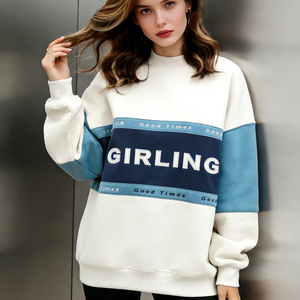 Survêtements personnalisés pour femmes, grammage lourd 500 GSM 350 GSM, en molleton polyester/coton, avec broderie, comprenant un sweat à capuche oversize et un short - Product Image 1