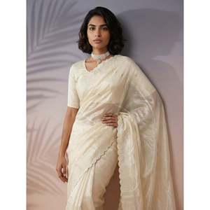 Sari en soie léger et festif Elite Weaves Pure Raspberry avec bordure brodée de sequins Leheriya et blouse pour mariages - Product Image 6