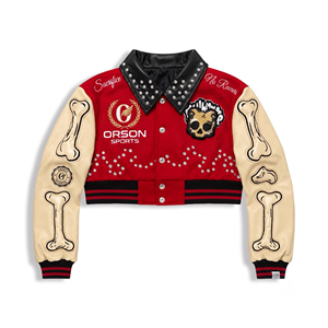 Chaqueta Varsity Corta con Logotipo Personalizado para Mujer, Chaqueta Bomber Punk con Parches de Calaveras y Huesos, Chaqueta Letterman con Mangas de Cuero con Pedrería - Product Image 1