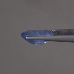 Zafiro Azul Natural Suelto |   Corte Cojín de 12x8 mm, 5.55 Quilates, Tratado con Aceite, Certificado por IGI, Grado AAA, para la Elaboración de Joyería Fina - Product Image 2