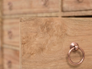Buffet en bois massif sur mesure avec poignées métalliques, finition naturelle, design traditionnel, aspect moderne, rangement de plus de 1,5 m, meuble de salle à manger et de maison - Product Image 3