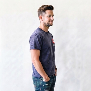 Camiseta de Hombre de Alta Calidad con Efecto Desgastado, Corte Holgado, Estilo Casual, con Servicio OEM, Soluciones de Fabricación con Marca Personalizada - Product Image 2