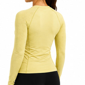 Camiseta Deportiva de Compresión Avanzada para Mujer, Confeccionada con Tecnología de Secado Rápido, Mezcla de Tejidos Flexibles y Comodidad Mejorada - Product Image 4