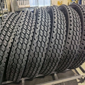 Pneus de camion 11R22.5 abordables, qualité excellente, prix de gros, valeur premium pour les exploitants de flottes - Product Image 1