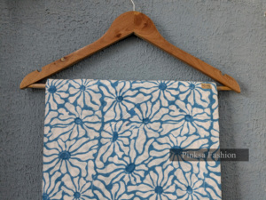 Tela de Algodón 100% Puro con Estampado Artesanal, Color Índigo Azul Floral, Teñido Natural, Material para Prendas de Jaipur, Venta al Por Mayor - Product Image 6
