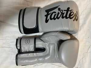 Guantes de Boxeo Personalizados de Cuero con Logotipo para Entrenamiento, Sparring y Competiciones, Alta Calidad y Durabilidad - Product Image 3