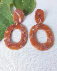 Pendientes de Resina HECHOS A MANO con Temática de Ángel, Decoración para el Hogar, Joyería de Moda Femenina, Diseño Simple y Versátil, Pieza Hecha a Mano - Product Image 1