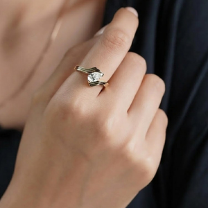 Bague de fiançailles solitaire taille poire avec bande ondulée en or jaune 14K/18K, diamant de laboratoire certifié IGI, bijoux fins, cadeau - Product Image 6