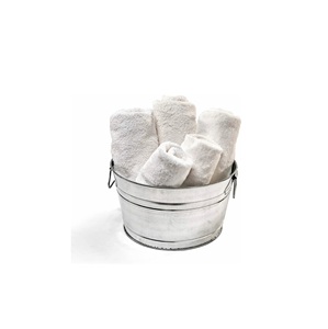 Cubo Metálico con Toallas Blancas, Diseño Rústico Redondo para Baño, Almacenamiento Duradero para Mesa, Juego de 4 Piezas - Product Image 1