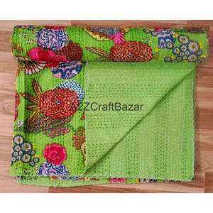 Colcha Kantha Reversible Hecha a Mano con Algodón Orgánico, Estampado Floral Vintage, Colcha Bordada Ecológica de la India - Product Image 4