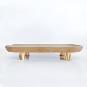 Plateau de service en bois de luxe, élégant plateau ovale en bois sur pieds métalliques, design artisanal haut de gamme pour apéritifs et service - Product Image 1