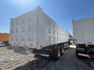 Camion benne Howo 8x4 Euro 2, 10 roues, capacité de charge 11-20T, conduite à gauche, caméra de recul, 251-350HP, 6-8L - Product Image 5