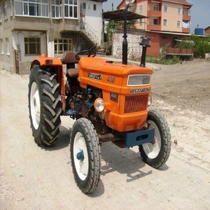 Tractor agrícola Fiat 110-90 DT 4WD de alta resistencia, diseñado para tareas agrícolas exigentes con motor de alto rendimiento y estabilidad. - Product Image 4