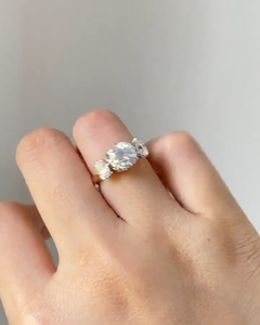 Anillo de compromiso de oro amarillo con dos piedras de circonita cúbica blanca talla baguette, anillo de aniversario para ella, anillo solitario Toi Et Moi de oro macizo de 10K - Product Image 3