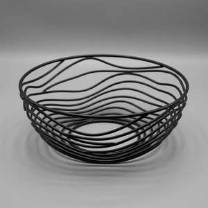 Corbeille à fruits en fer forgé à la main, motif vague, ajourée, en métal noir oxydé, décoration d'intérieur - Product Image 1