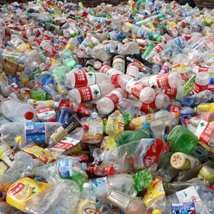 Déchets de PET de qualité supérieure provenant de bouteilles de lait collectées, avec processus de tri et de lavage, emballés de manière sécurisée pour les importateurs en gros - Product Image 6