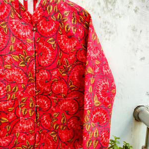 Veste matelassée en coton à manches longues et col en V pour femme, broderie florale, design respirant, prix usine, collection hiver 2026, vente chaude - Product Image 5