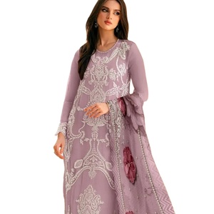 นักออกแบบล่าสุดเทียมจอร์เจ็ทต์เย็บปักถักร้อยมือทํางาน Kurti ตั้งโดย Fab Zone - Product Image 1