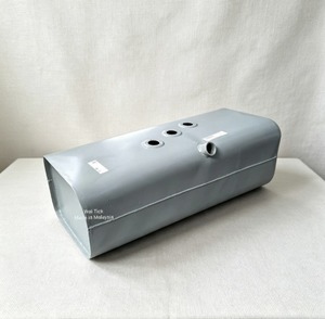 Réservoir de carburant en acier inoxydable de type oriental personnalisé WAI TICK MALAYSIA pour Hino 300, 500 et 700 Series - Product Image 1