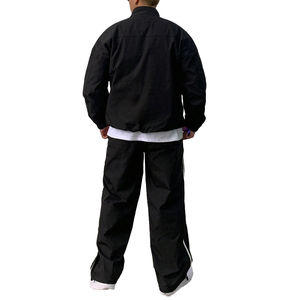 ชุดวอร์มกันลมมีฮู้ดสำหรับผู้ชายคุณภาพสูง ชุดลำลองสำหรับฤดูหนาว  รับสกรีนโลโก้ ชุดกีฬา โพลีเอสเตอร์/คอตตอน ระบายอากาศได้ดี - Product Image 4