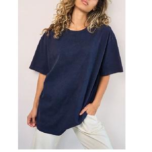 T-shirt décontracté pour femme, coupe ajustée, en coton 100% respirant et doux, de haute qualité, écologique, avec appliques imprimées personnalisées et design boutonné - Product Image 3