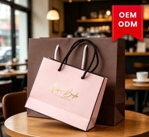 Sacs de shopping élégants pour bijoux avec impression dorée, sacs d'emballage pour bijoux de détail avec impression personnalisée, sacs en papier pour bijoux de créateur - Product Image 1