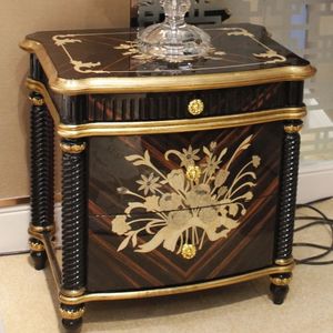 Oferta Especial: Juego de Dormitorio Emma de Lujo Clásico en Blanco y Dorado, Cama Tapizada, Muebles Elegantes - Product Image 4