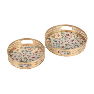 Bandeja de servicio de hierro de metal impresa con regalos de Navidad cuadrados Premium para té, café y aperitivos disponibles en muchos diseños y tamaños - Product Image 4