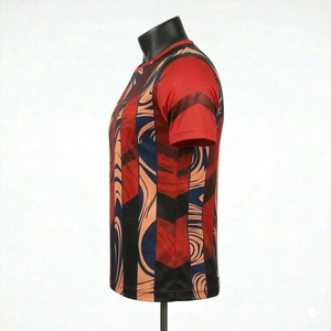Camiseta de Manga Corta con Cuello Redondo y Estampado de Rayas Rojas, Negras y Naranjas para Hombre, de Secado Rápido, Tejida, Deportiva y Ajustada - Product Image 2