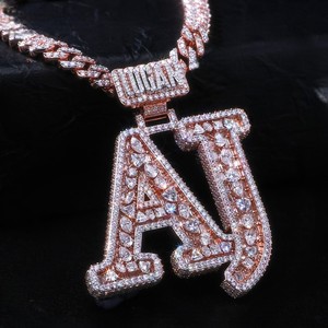 Colgante Personalizado con Doble Letra, Brillante, con Moissanita VVS de Corte Mixto, con Corte Baguette, Pera y Princesa, Joyería de Mosaico, de Moda - Product Image 1