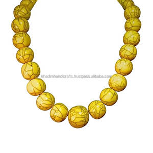 Collier réglable en résine pour l'année de naissance pour les femmes Style artificiel élégant avec pendentif de serrure et coordonner la conception du modèle à la mode - Product Image 3