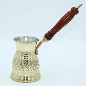 Cafetera Turca, Griega y Árabe de Latón Grabado, Cafetera para Estufa, Cezve, Ibrik, Briki con Mango de Madera - Product Image 2