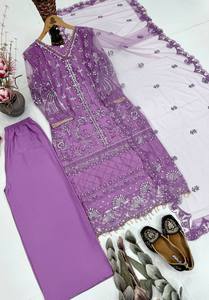 Conjunto de Salwar Kameez Morado Bordado con Perlas, Traje Indio Pakistaní con Dupatta para Bodas y Fiestas - Product Image 4