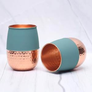 Elegante Juego de Vasos de Cobre para Servir Agua, Jugos y Cócteles - Product Image 1