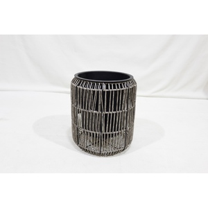 Pot de plante en rotin avec pot intérieur noir, style rustique, jardinière d'intérieur, design circulaire, décoration d'intérieur - Product Image 6