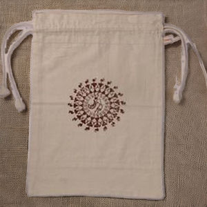 ถุงเก็บรองเท้า STUDIO-N พรีเมียม ผ้าฝ้าย 100% ลายพิมพ์ส้นรองเท้าสุดเก๋ |   ถุงคลุมกันฝุ่นแบบมีเชือกผูก ใช้ซ้ำได้ ทนทาน เป็นมิตรกับสิ่งแวดล้อม - Product Image 5