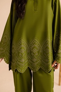 Salwar Kameez de Algodón Verde con Mangas Bordadas, Corte Holgado, Largo hasta el Tobillo, Tradicional Indio-Pakistaní para Mujer, Ideal para Fiestas, Bodas y Uso Casual - Product Image 4