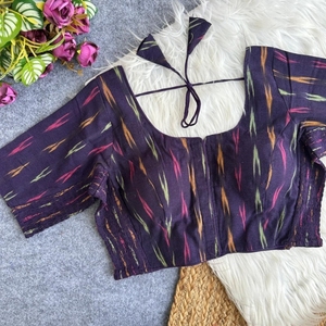 Chemise en coton premium pour femmes, imprimé Ajrakh Kamli, avec motif tissé sur toute la surface, par Royal Export, au prix de gros - Product Image 5