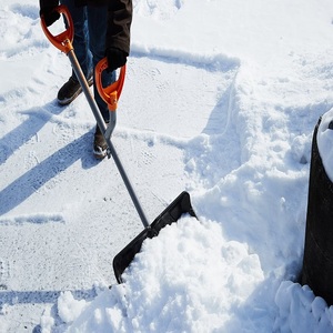 Pelles à neige robustes, pelle de jardin conçue pour une élimination efficace de la neige, avec une poignée confortable, une résistance durable et une garantie de 2 ans - Product Image 1