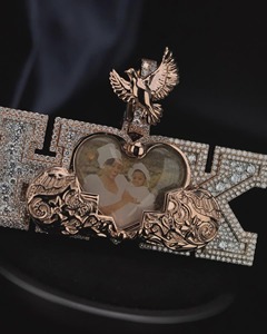 Achetez un pendentif lettre en moissanite sertie de pierres, plaqué or rose et rhodium, bijoux hip-hop personnalisés pour fêtes et fiançailles en Inde - Product Image 2