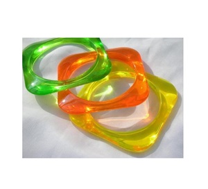 Bracelets carrés de style européen, prix de gros, bracelet en résine acrylique fait main, bracelet de haute qualité, couleur personnalisable disponible - Product Image 1
