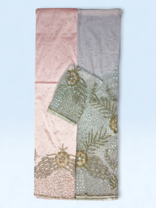 Tela George de Lujo Color Rosa Pálido con Cuentas y Bordado Floral Dorado para Bodas y Fiestas Nigerianas - Product Image 2