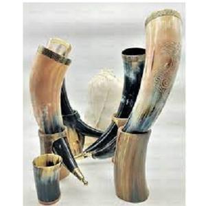 Auténtico Cuerno Vikingo para Beber, Hecho a Mano con Material Orgánico, Forma Natural, Estilo Animal Tallado, Ecológico, de la Mejor Calidad, Apto para Alimentos - Product Image 1