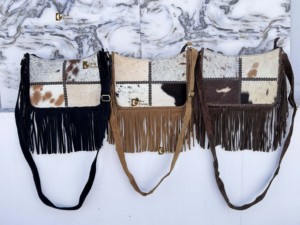 Sac bandoulière en cuir de vachette à franges en fourrure, patchs en cuir de vachette, sac à main en fourrure, sac bandoulière, sacs tendance style gypsy, vente chaude - Product Image 5