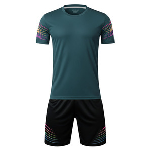 Short de football professionnel léger et respirant 100 % polyester pour joueurs actifs, service OEM, couleurs personnalisées, fabrication sur mesure - Product Image 4