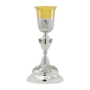 Cáliz Elegante de Latón Premium con Acabado en Dos Tonos, Dorado y Plateado, Hecho a Mano, para la Sagrada Comunión, Vaso para la Iglesia, Copas para Vino - Product Image 5