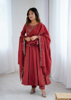 Robe Anarkali en soie Chanderi Roman Shimmer avec broderie de perles faite à la main, ensemble six-quinze Kali, broderie Jari évasée de quatre mètres, dupatta et pantalon